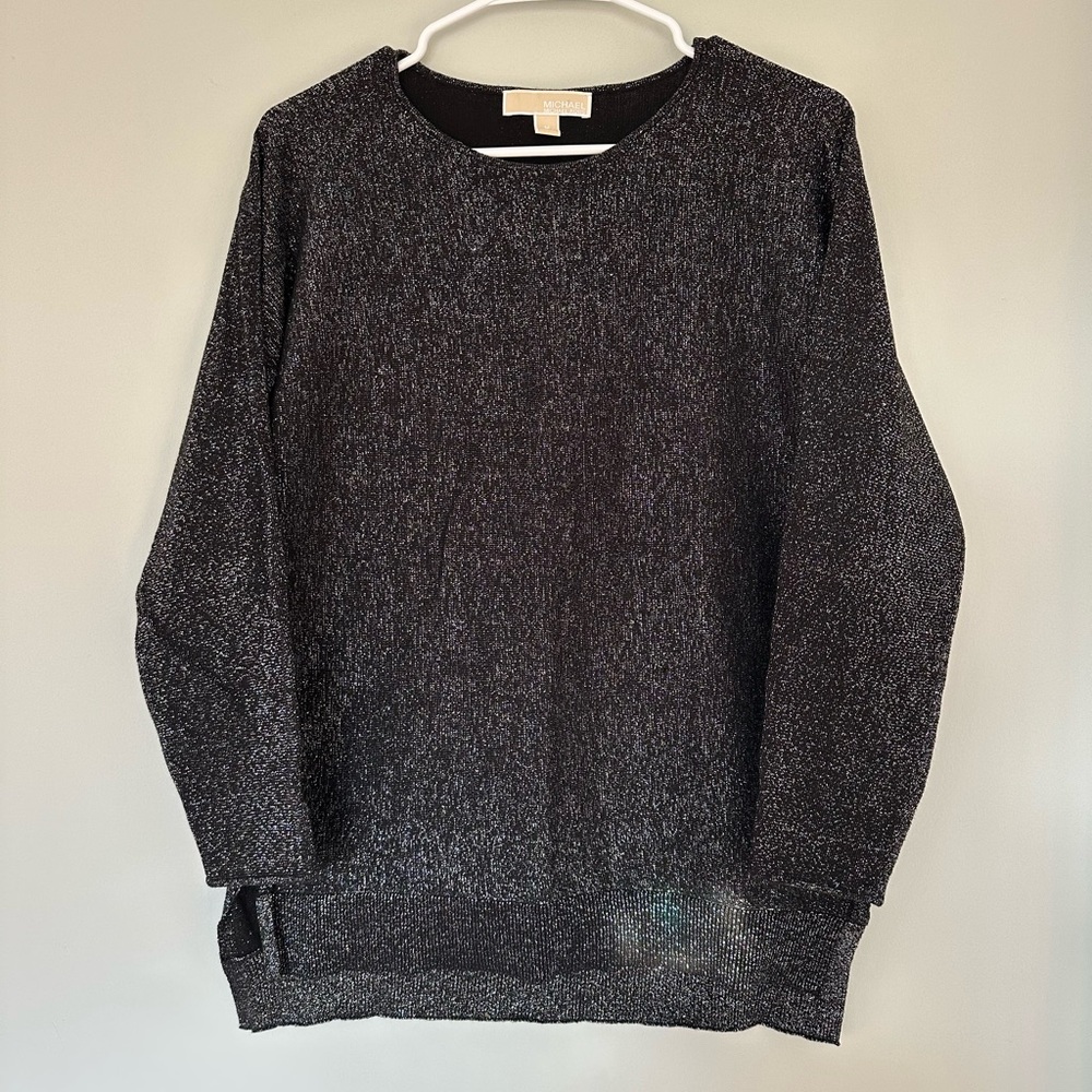 Michael Kors Silver Metallic Sweater, size M
No discoloration or imperfections